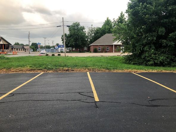 308 S Court St, Marion, IL 62959